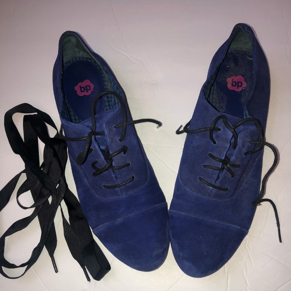 Women’s Oxfords sold !